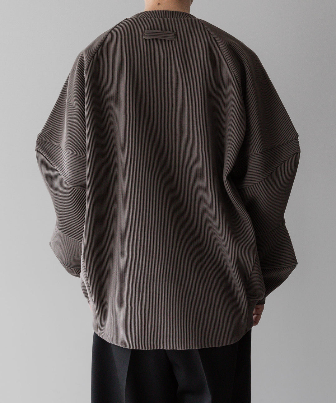 【stein】ssstein シュタインのGRADATION PLEATS COMBINATION SLEEVES LS - D.GREIGE 公式通販サイトsession福岡セレクトショップ