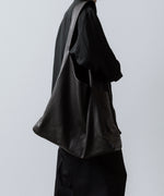 画像をギャラリービューアに読み込む, ssstein(シュタイン)のGOAT LEATHER SHOULDER BAG - BLACKの公式通販サイトsession福岡セレクトショップ
