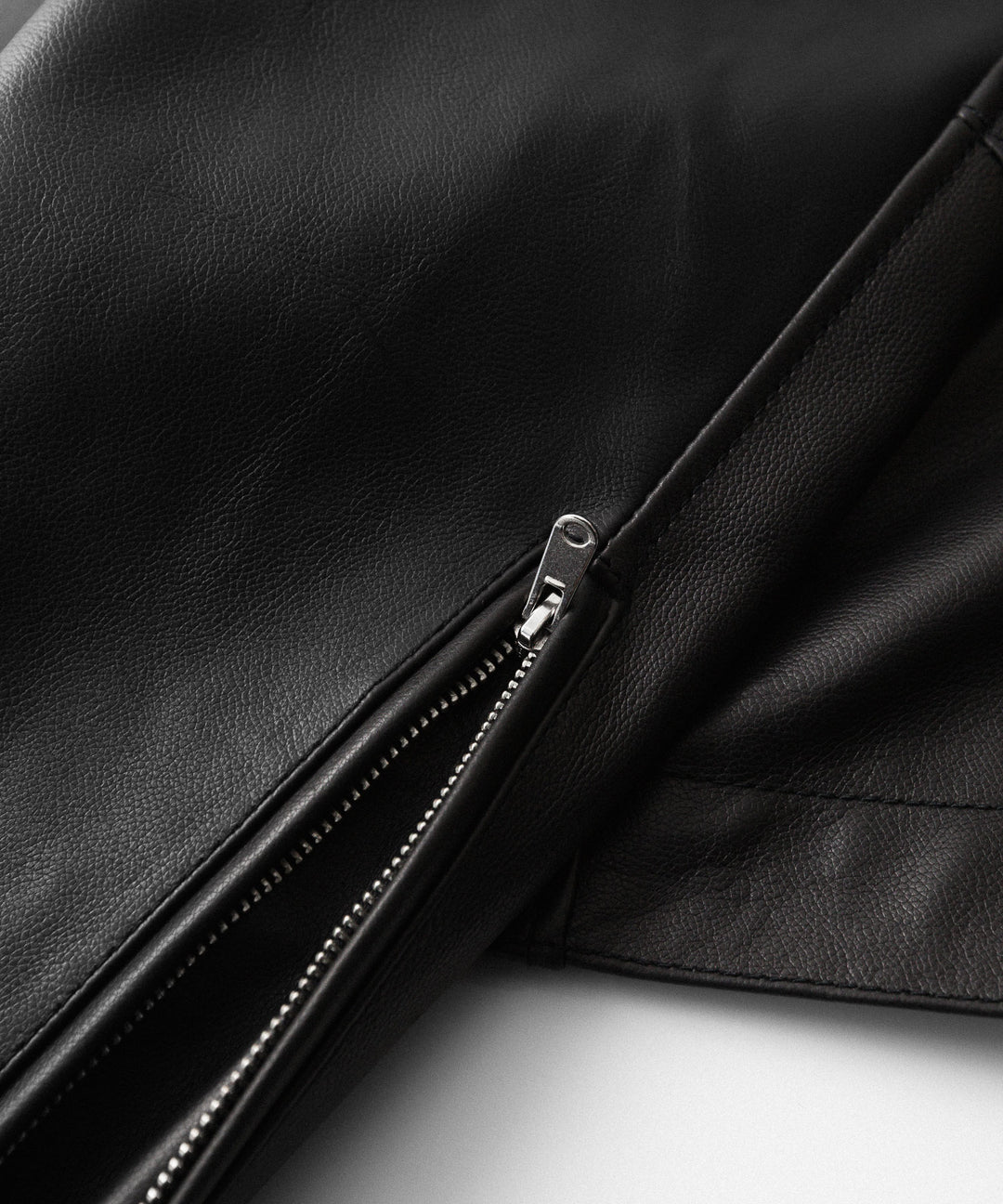 【ANTHEM A】BUFFALO CARF MINIMAL RIDING JACKET - BLACK