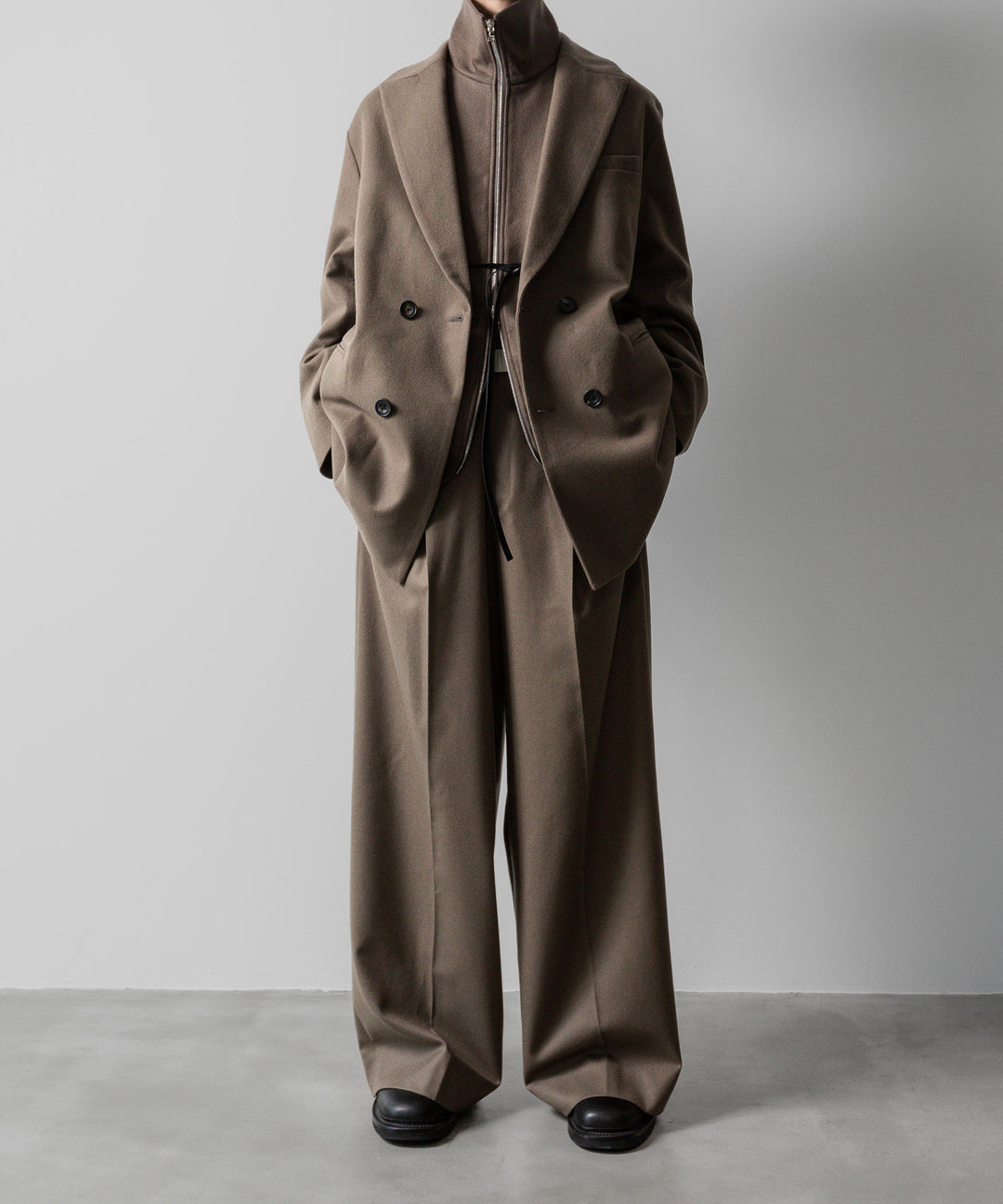 ssstein(シュタイン)の24AWコレクション EXTRA WIDE TROUSERS - DARK BEIGE 公式通販サイトsession福岡セレクトショップ