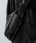 画像をギャラリービューアに読み込む, ssstein(シュタイン)のGOAT LEATHER SHIRRING HANDLE SHOULDER BAG - BLACKの公式通販サイトsession福岡セレクトショップ
