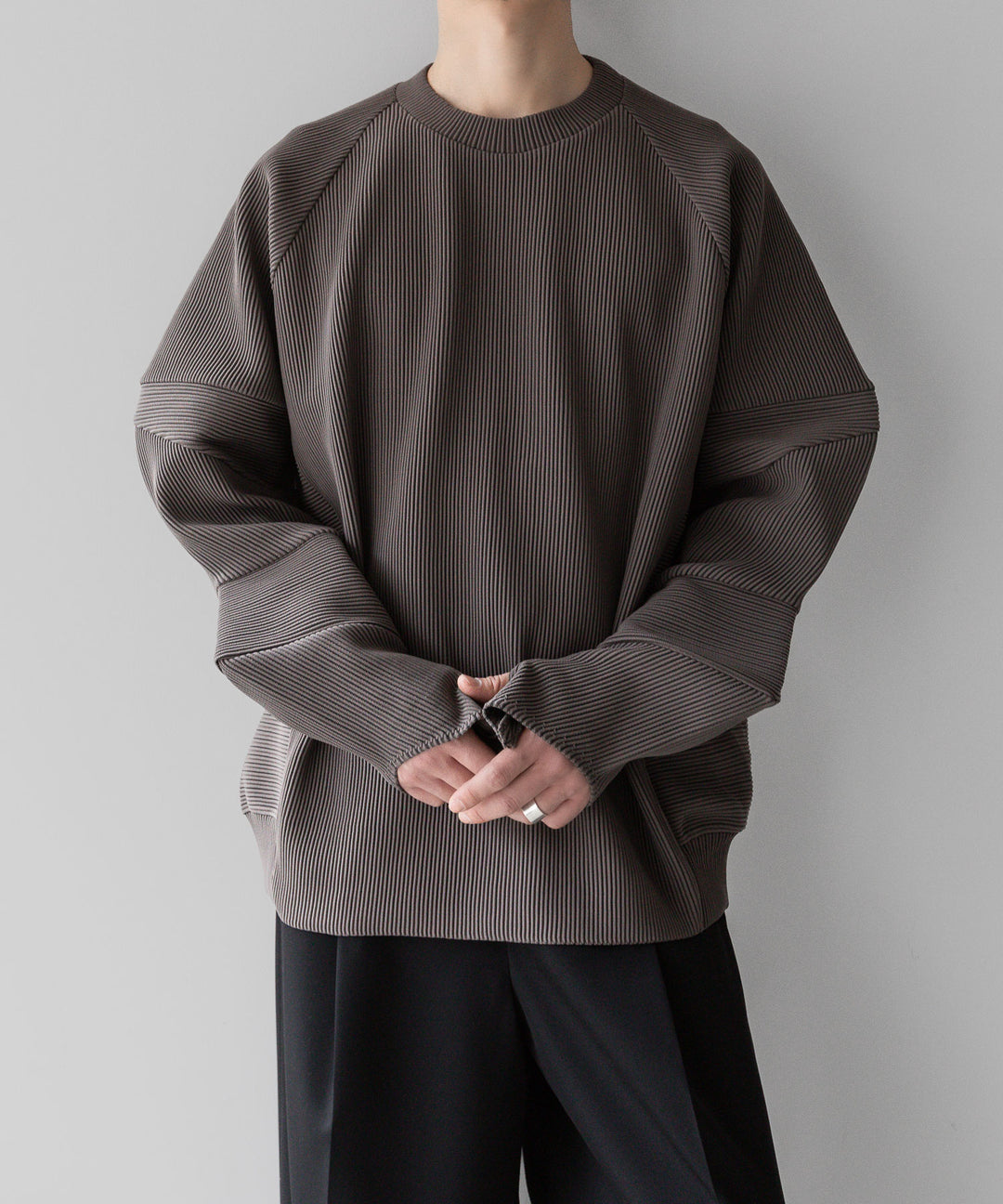 【stein】ssstein シュタインのGRADATION PLEATS COMBINATION SLEEVES LS - D.GREIGE 公式通販サイトsession福岡セレクトショップ