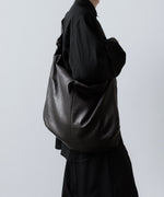 画像をギャラリービューアに読み込む, ssstein(シュタイン)のGOAT LEATHER SHIRRING HANDLE SHOULDER BAG - BLACKの公式通販サイトsession福岡セレクトショップ
