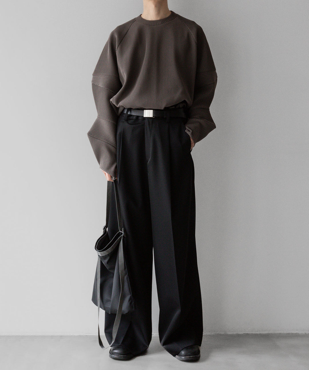 【stein】ssstein シュタインのGRADATION PLEATS COMBINATION SLEEVES LS - D.GREIGE 公式通販サイトsession福岡セレクトショップ