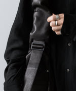 画像をギャラリービューアに読み込む, ssstein(シュタイン)のGOAT LEATHER SHIRRING HANDLE SHOULDER BAG - BLACKの公式通販サイトsession福岡セレクトショップ
