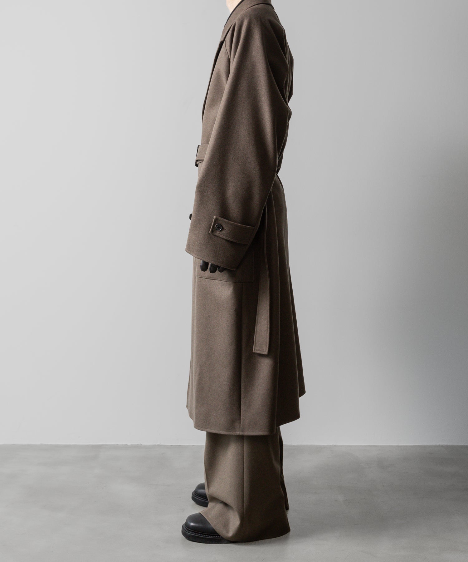 stein(シュタイン)の24AWコレクション OVERSIZED POCKET COAT - DARK GREIGE 公式通販サイトsession福岡セレクトショップ