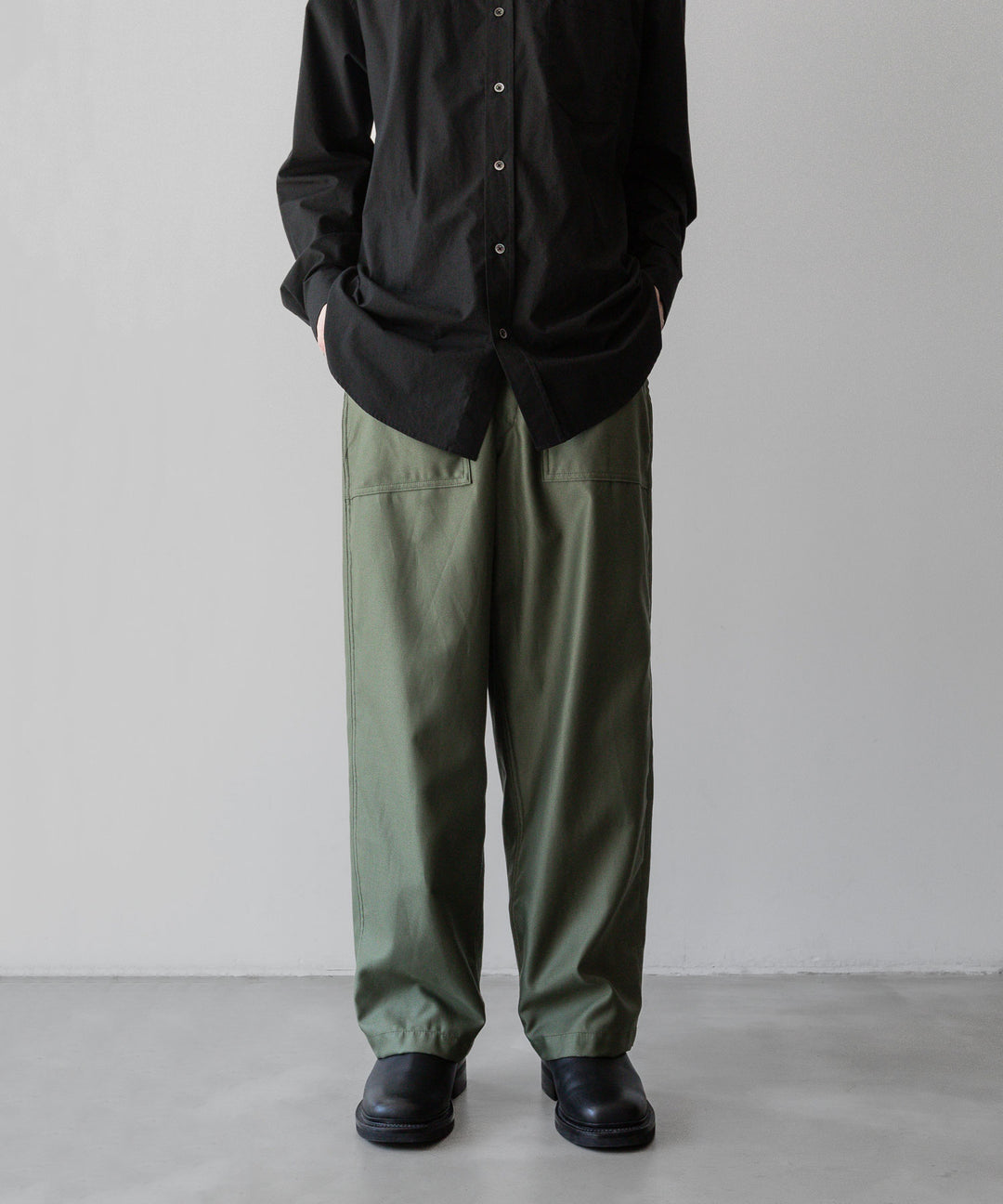 INTÉRIM/インテリムのGIZA BACK SATIN BAKER PANTSのOLIVE公式通販サイトsession福岡セレクトショップ