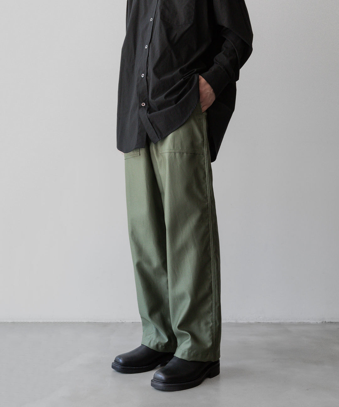 INTÉRIM/インテリムのGIZA BACK SATIN BAKER PANTSのOLIVE公式通販サイトsession福岡セレクトショップ