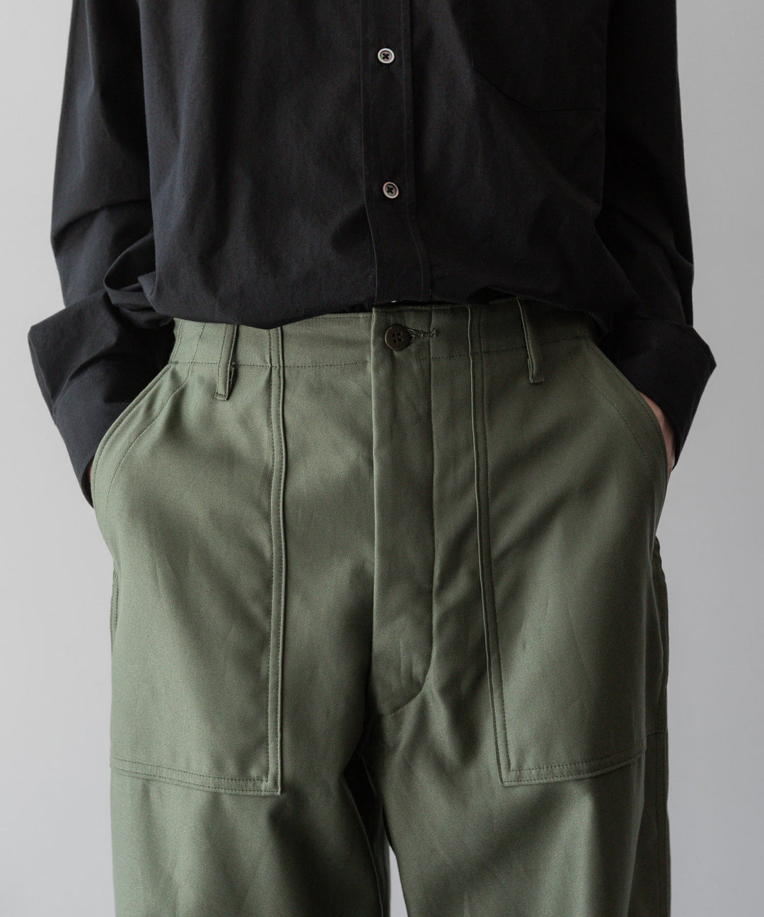 INTÉRIM/インテリムのGIZA BACK SATIN BAKER PANTSのOLIVE公式通販サイトsession福岡セレクトショップ