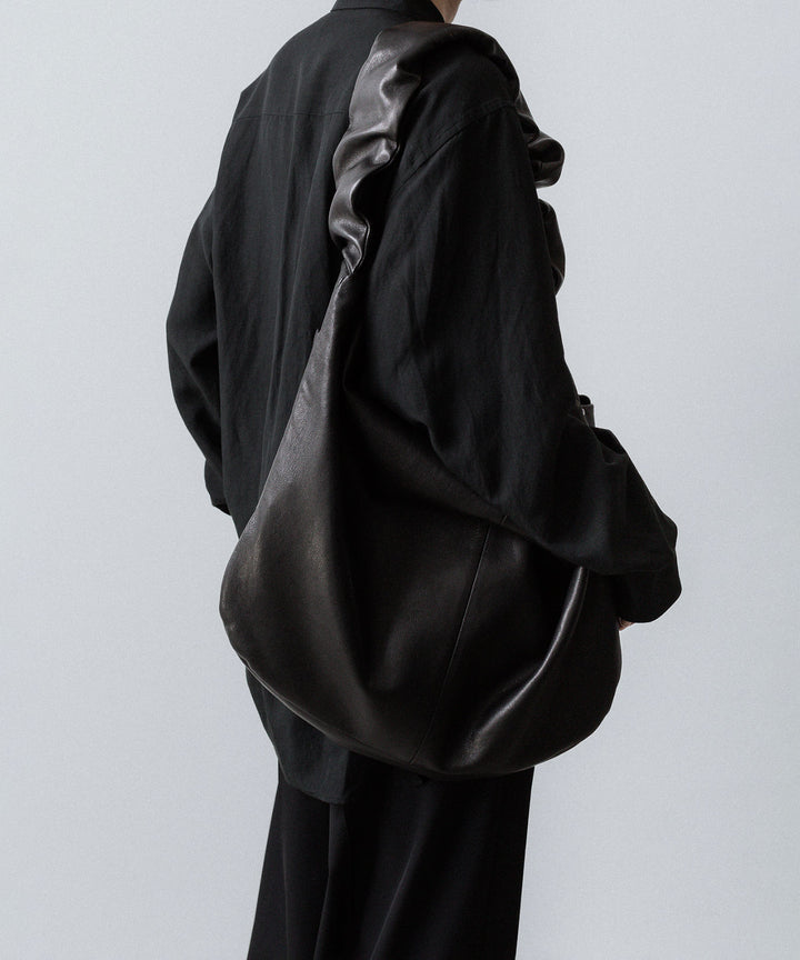ssstein(シュタイン)のGOAT LEATHER SHIRRING HANDLE SHOULDER BAG - BLACKの公式通販サイトsession福岡セレクトショップ