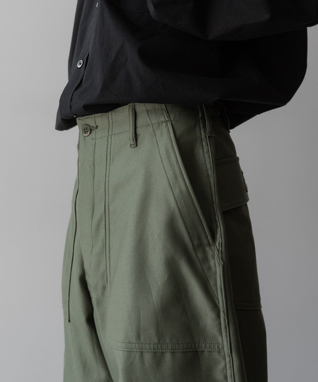 INTÉRIM/インテリムのGIZA BACK SATIN BAKER PANTSのOLIVE公式通販サイトsession福岡セレクトショップ