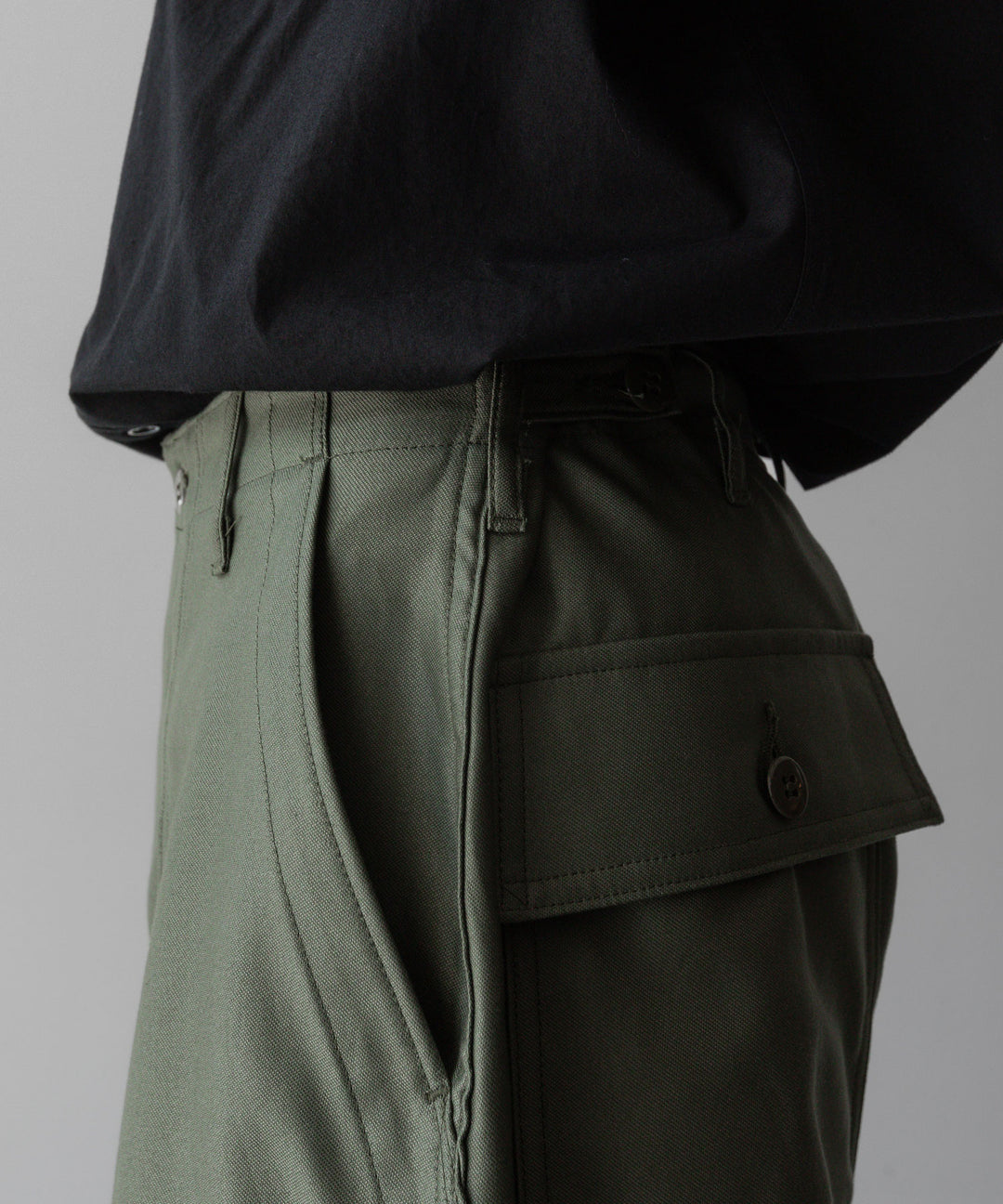 INTÉRIM/インテリムのGIZA BACK SATIN BAKER PANTSのOLIVE公式通販サイトsession福岡セレクトショップ