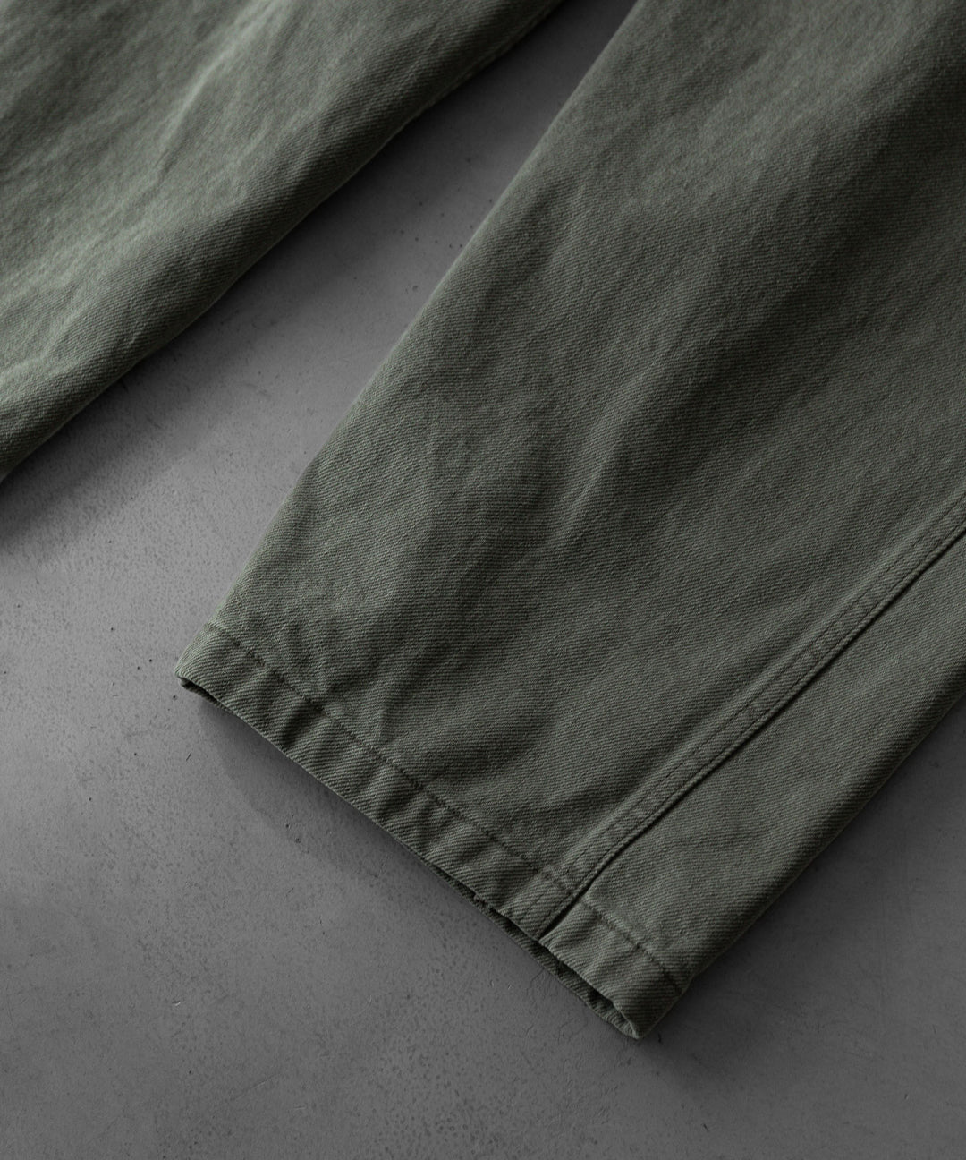 INTÉRIM(インテリム)のUSED WASHED HEAVY PIMA TWILL FRENCH AIR FORCE MECHANIC PANTS - U.OLIVEの公式通販サイトsession福岡セレクトショップ