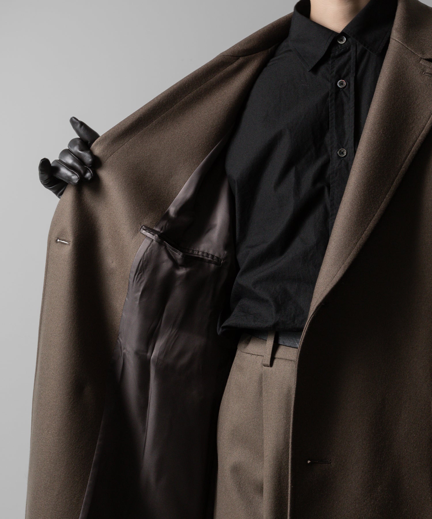 stein(シュタイン)の24AWコレクション OVERSIZED POCKET COAT - DARK GREIGE 公式通販サイトsession福岡セレクトショップ