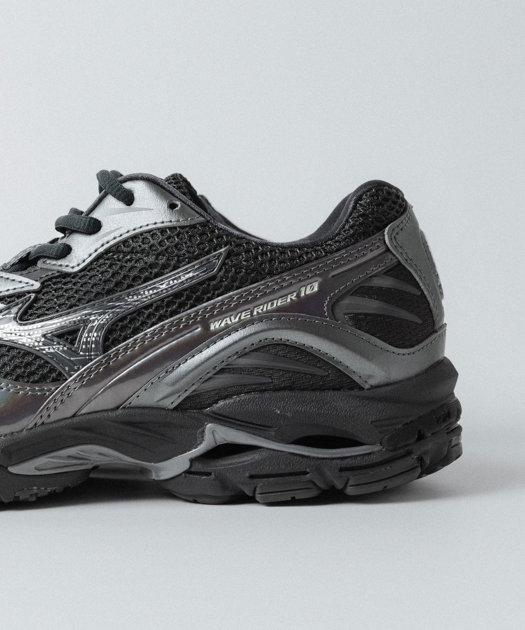 MIZUNO ミズノWAVE RIDER 10のBLACK×BLACK×METALLIC GREY 公式通販サイトsession福岡セレクトショップ