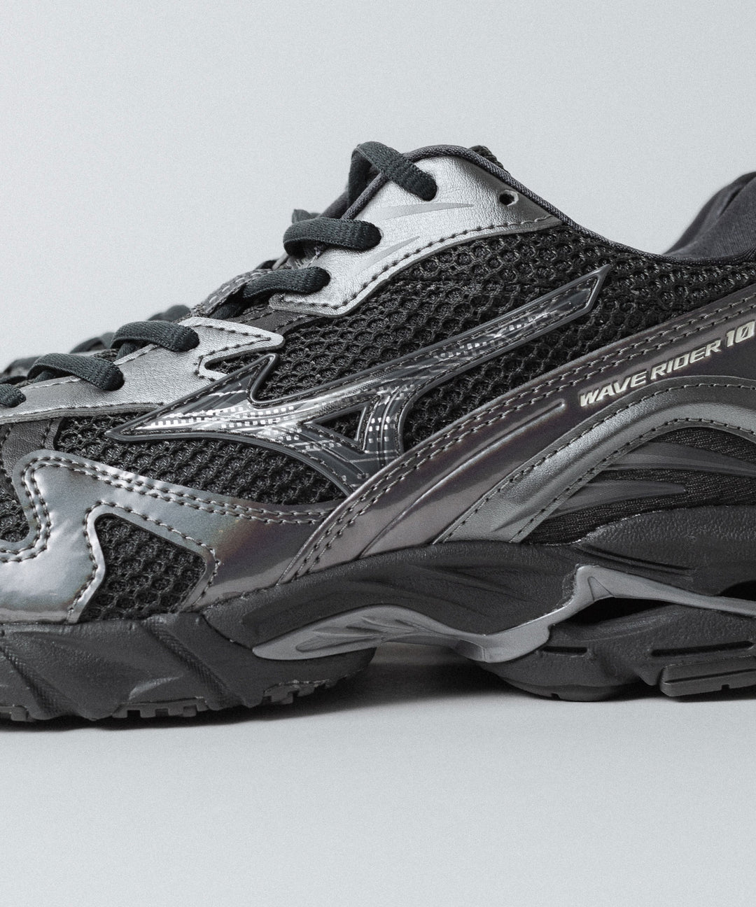 MIZUNO ミズノWAVE RIDER 10のBLACK×BLACK×METALLIC GREY 公式通販サイトsession福岡セレクトショップ