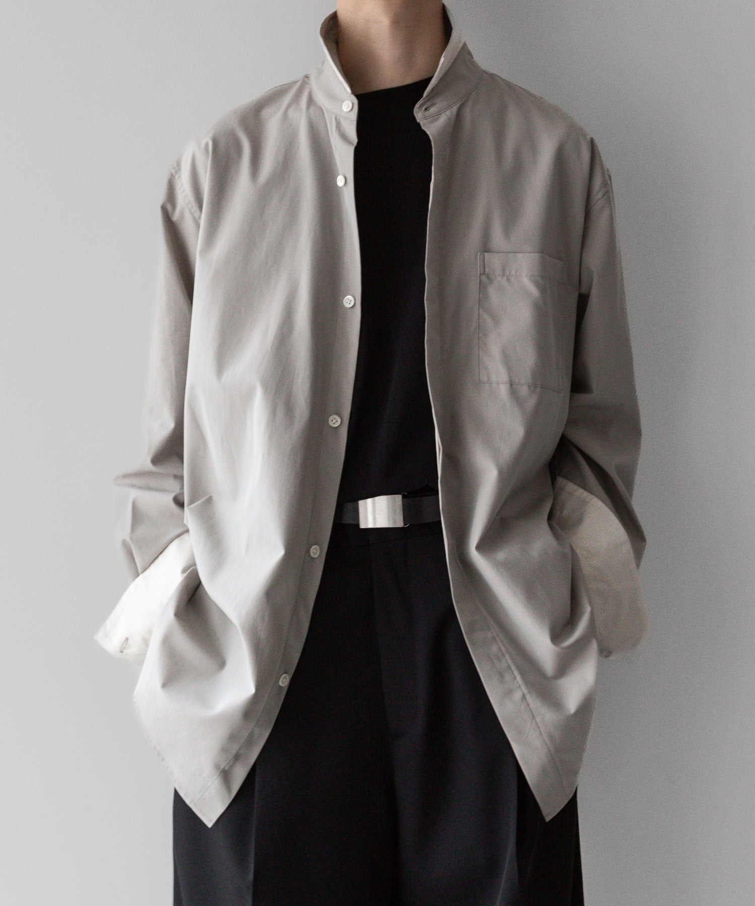 stein / シュタイン】OVERSIZED BACK BUTTONED SHIRT - GREIGE | 公式 