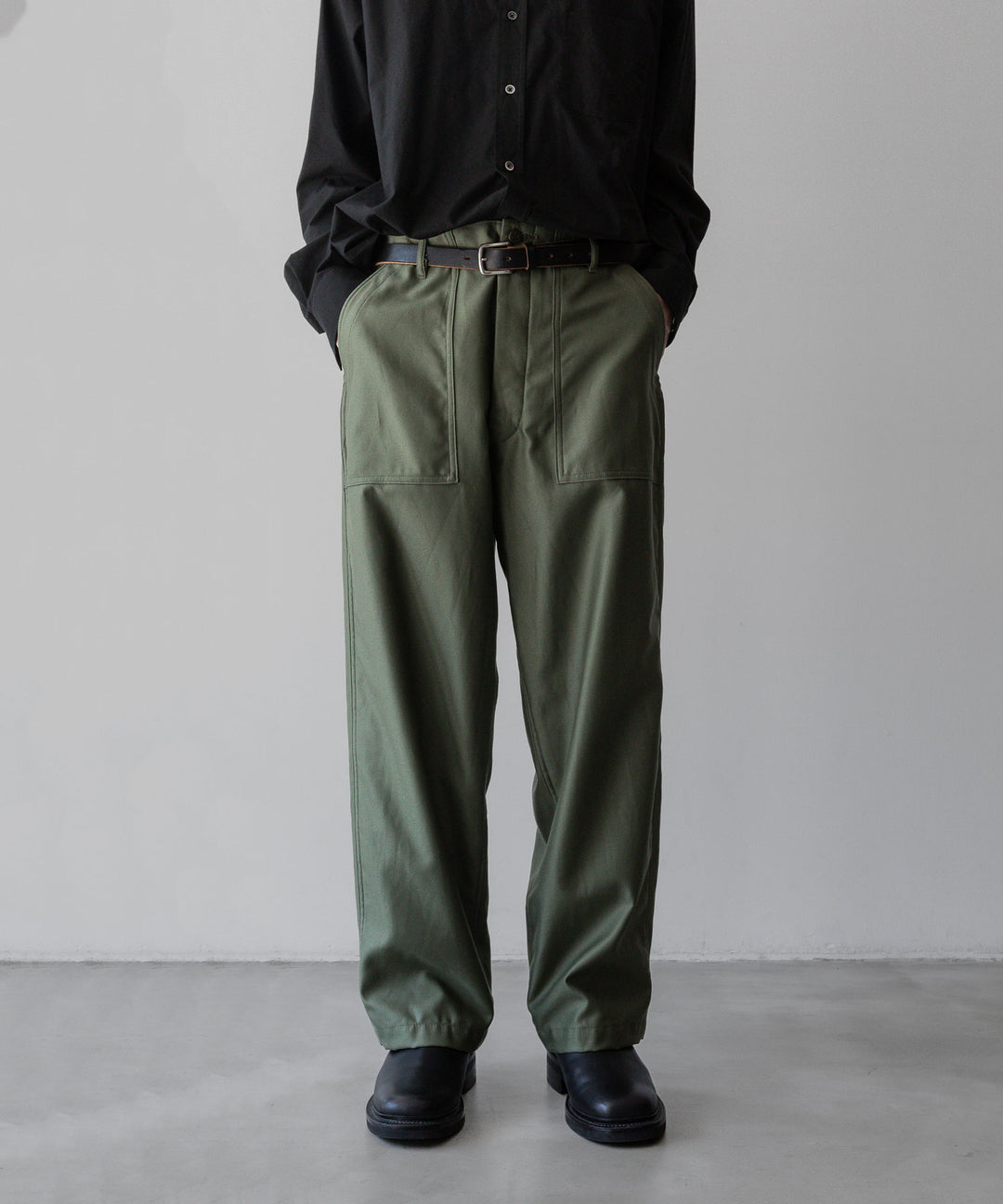 INTÉRIM/インテリムのGIZA BACK SATIN BAKER PANTSのOLIVE公式通販サイトsession福岡セレクトショップ