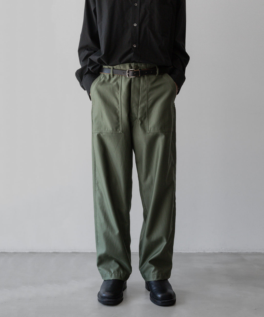 INTÉRIM/インテリムのGIZA BACK SATIN BAKER PANTSのOLIVE公式通販サイトsession福岡セレクトショップ