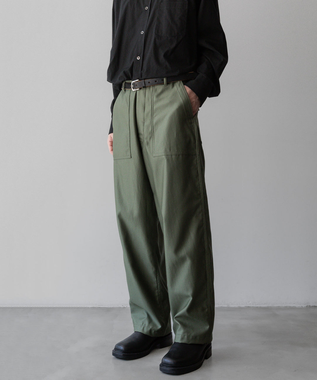 INTÉRIM/インテリムのGIZA BACK SATIN BAKER PANTSのOLIVE公式通販サイトsession福岡セレクトショップ