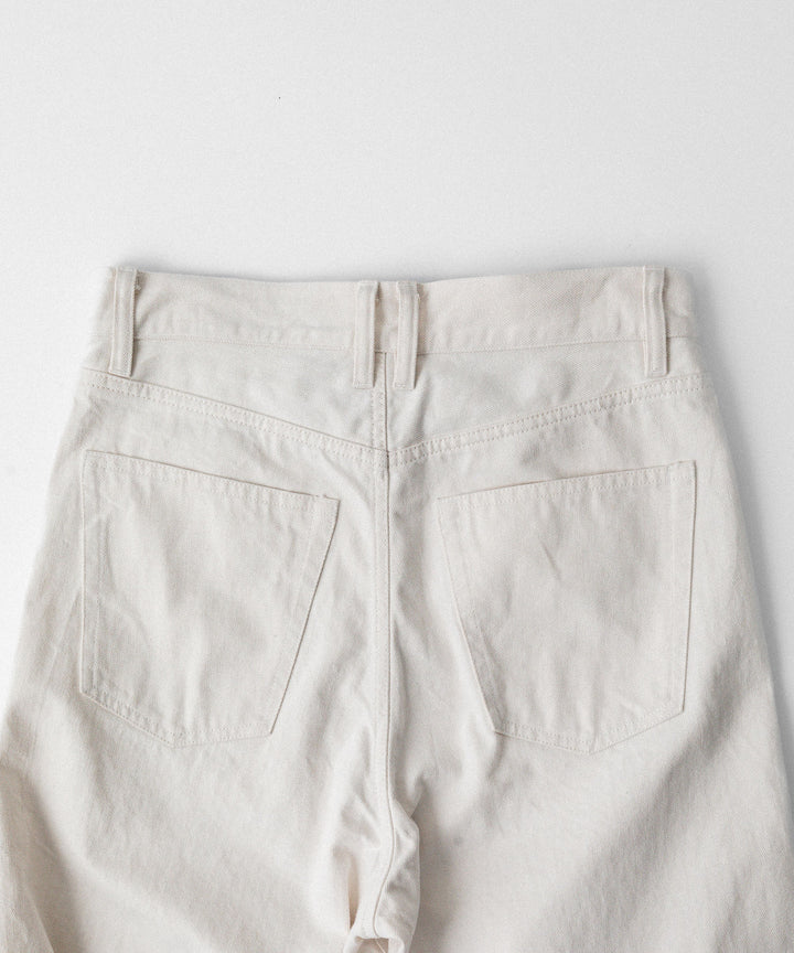 【ANTHEM A】TWIST LINE STRAIGHT JEANS - ECRU