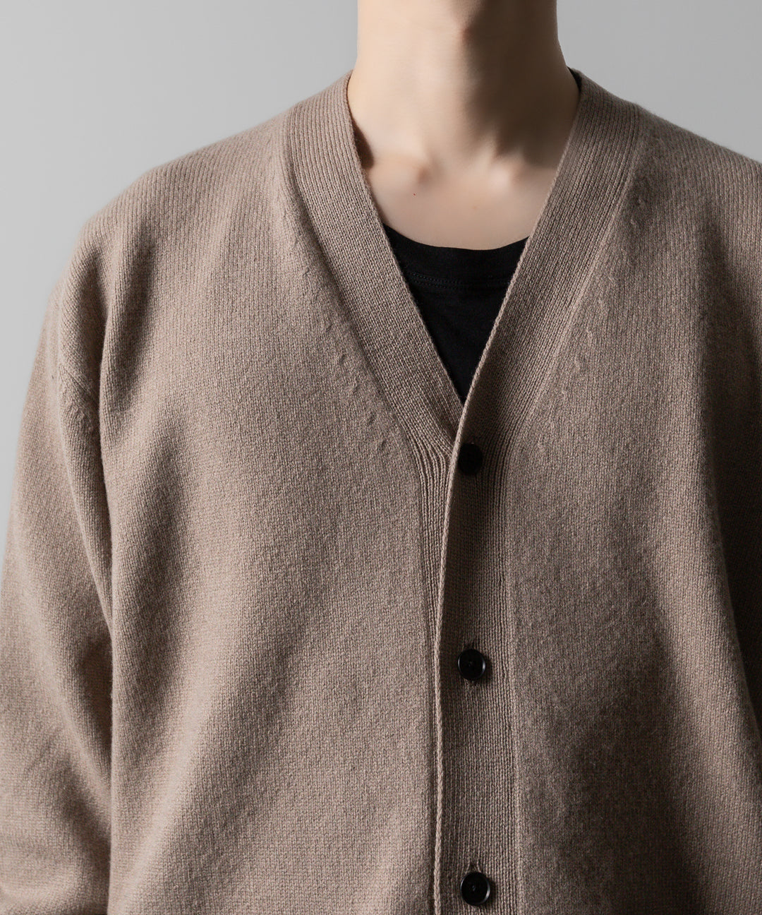 ssstein(シュタイン)の24AWコレクション EXTRA FINE WOOL KNIT CARDIGAN - BEIGE 公式通販サイトsession福岡セレクトショップ