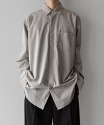 画像をギャラリービューアに読み込む, 【stein】ssstein シュタインのOVERSIZED BACK BUTTONED SHIRT - GREIGE公式通販サイトsession福岡セレクトショップ
