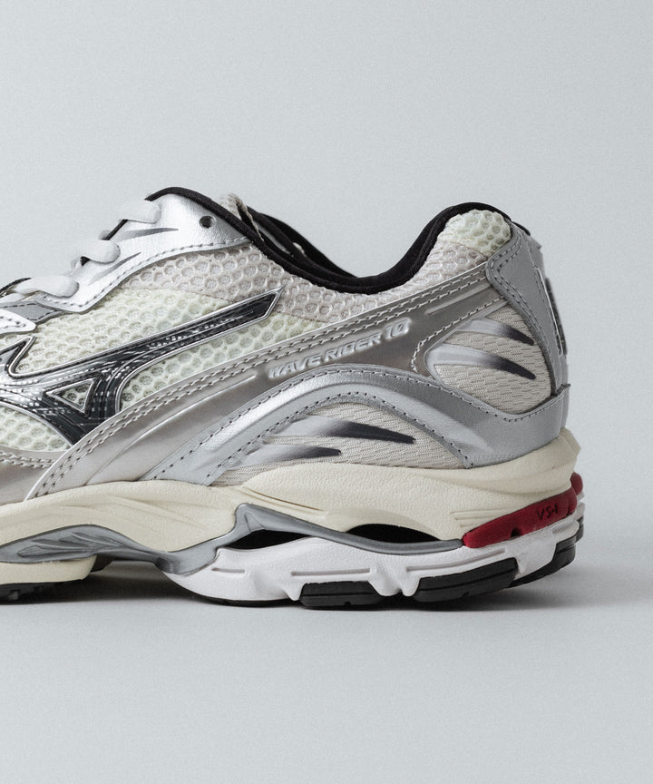 【MIZUNO】WAVE RIDER 10 - OFF WHITE×BLACK×RED