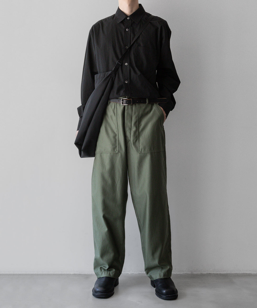 INTÉRIM/インテリムのGIZA BACK SATIN BAKER PANTSのOLIVE公式通販サイトsession福岡セレクトショップ