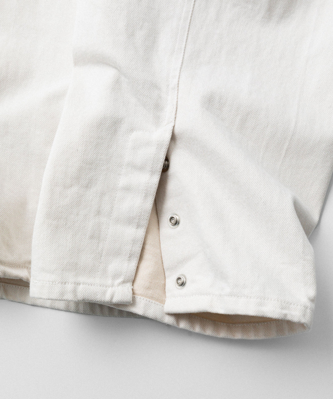 【ANTHEM A】TWIST LINE STRAIGHT JEANS - ECRU