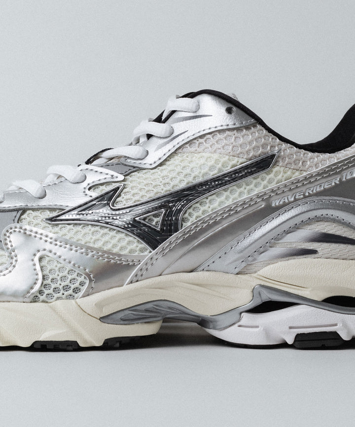 【MIZUNO】WAVE RIDER 10 - OFF WHITE×BLACK×RED