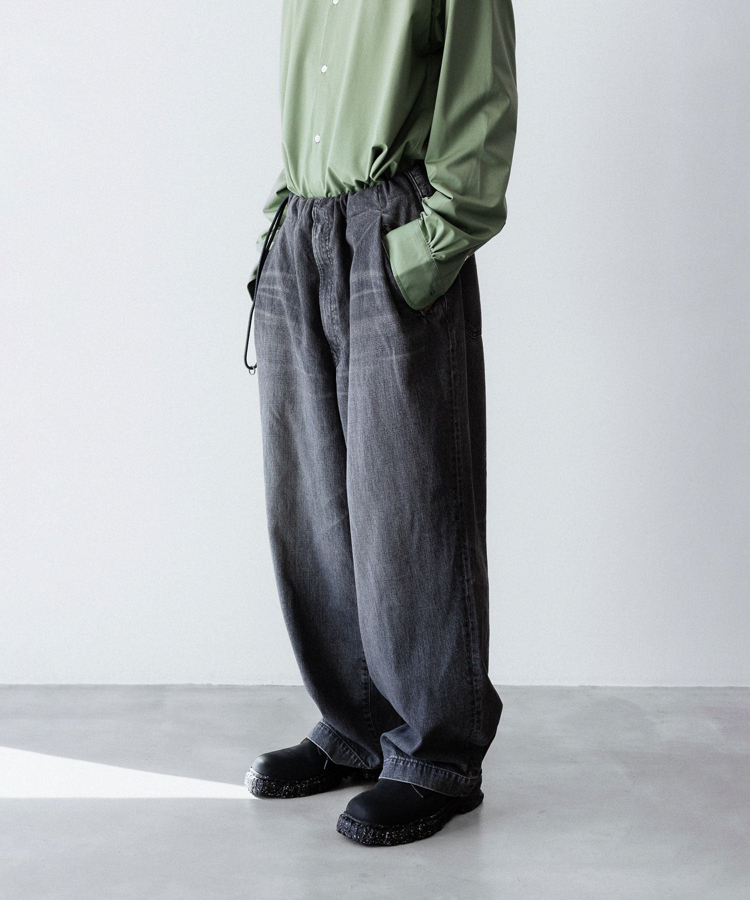 【ANTHEM A】WASHED DENIM NO-BRAINER PANTS - BLACK