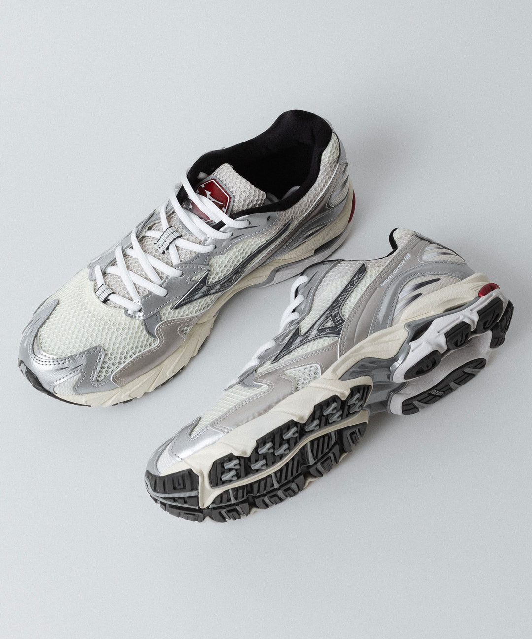 【MIZUNO】WAVE RIDER 10 - OFF WHITE×BLACK×RED
