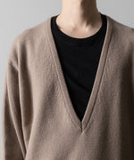 画像をギャラリービューアに読み込む, ssstein(シュタイン)の24AWコレクション EXTRA FINE WOOL KNIT DEEP V NECK LS - BEIGE 公式通販サイトsession福岡セレクトショップ
