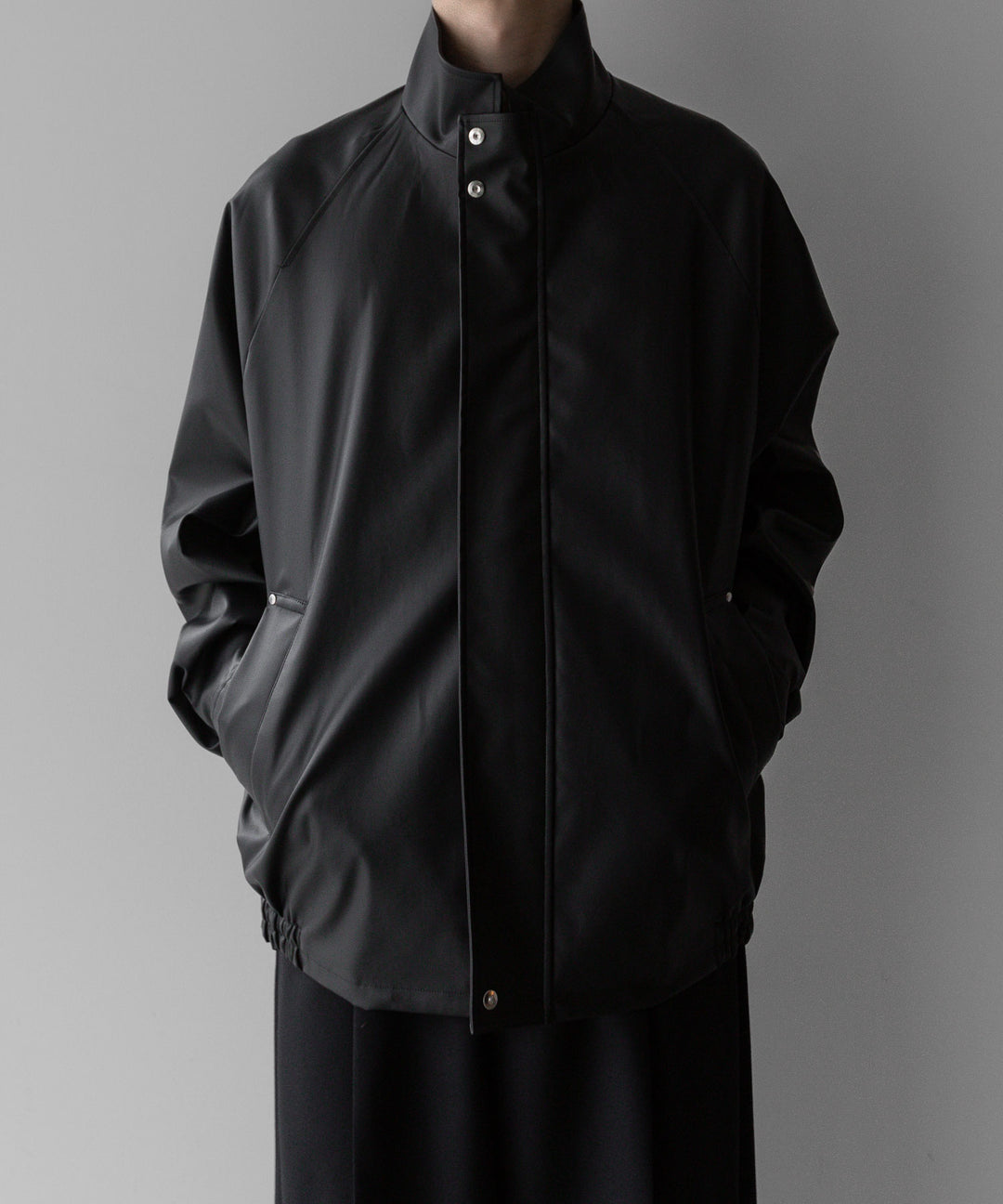 stein(シュタイン)の24SSコレクションSTAND COLLAR ZIP BLOUSONのBLACK(COATING)