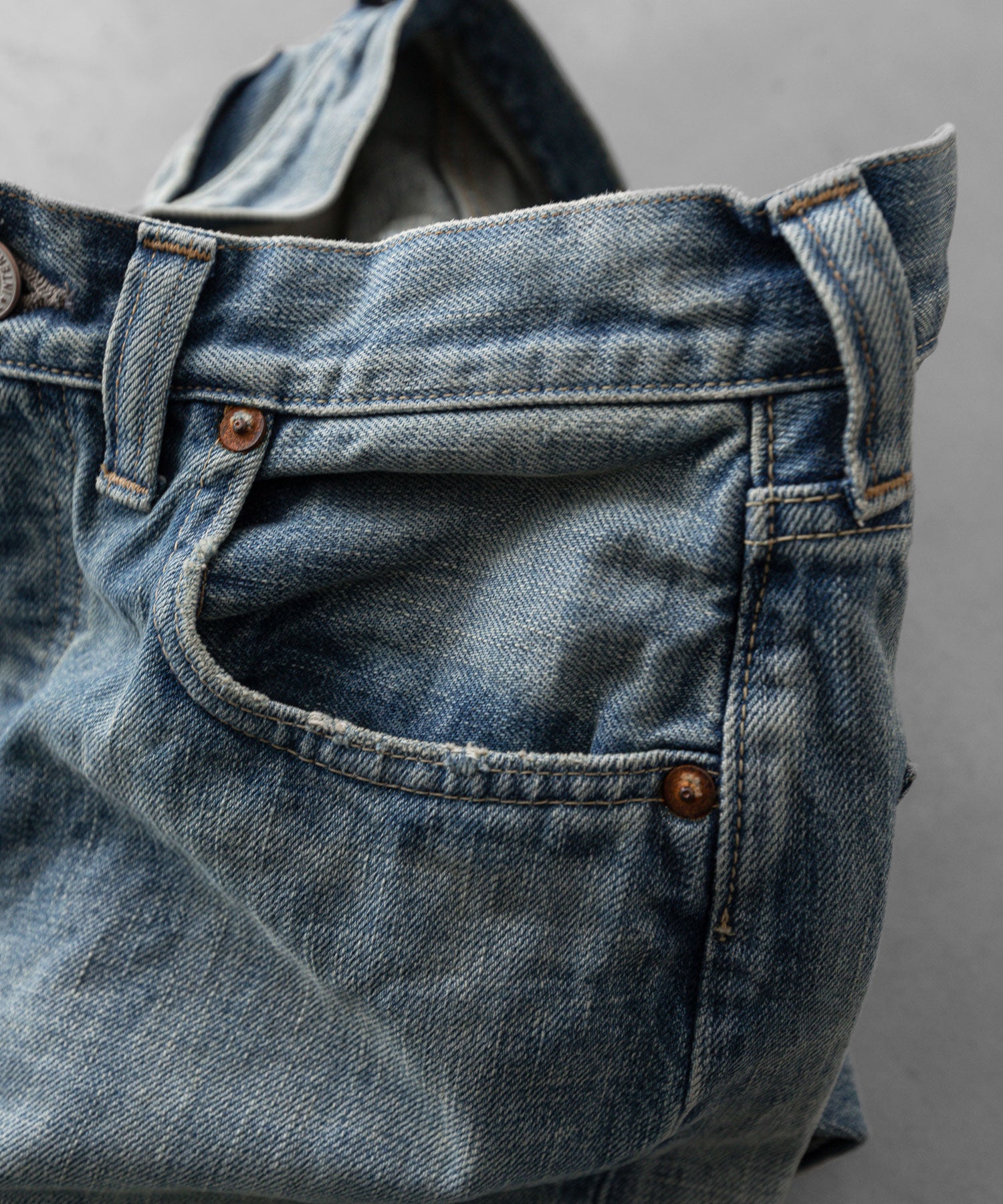 【INTÉRIM】VINTAGE WASHED "1953XX SHABBY" SHUTTLE DENIM TROUSERS - NAVY