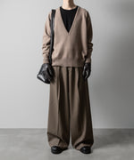 画像をギャラリービューアに読み込む, ssstein(シュタイン)の24AWコレクション EXTRA FINE WOOL KNIT DEEP V NECK LS - BEIGE 公式通販サイトsession福岡セレクトショップ
