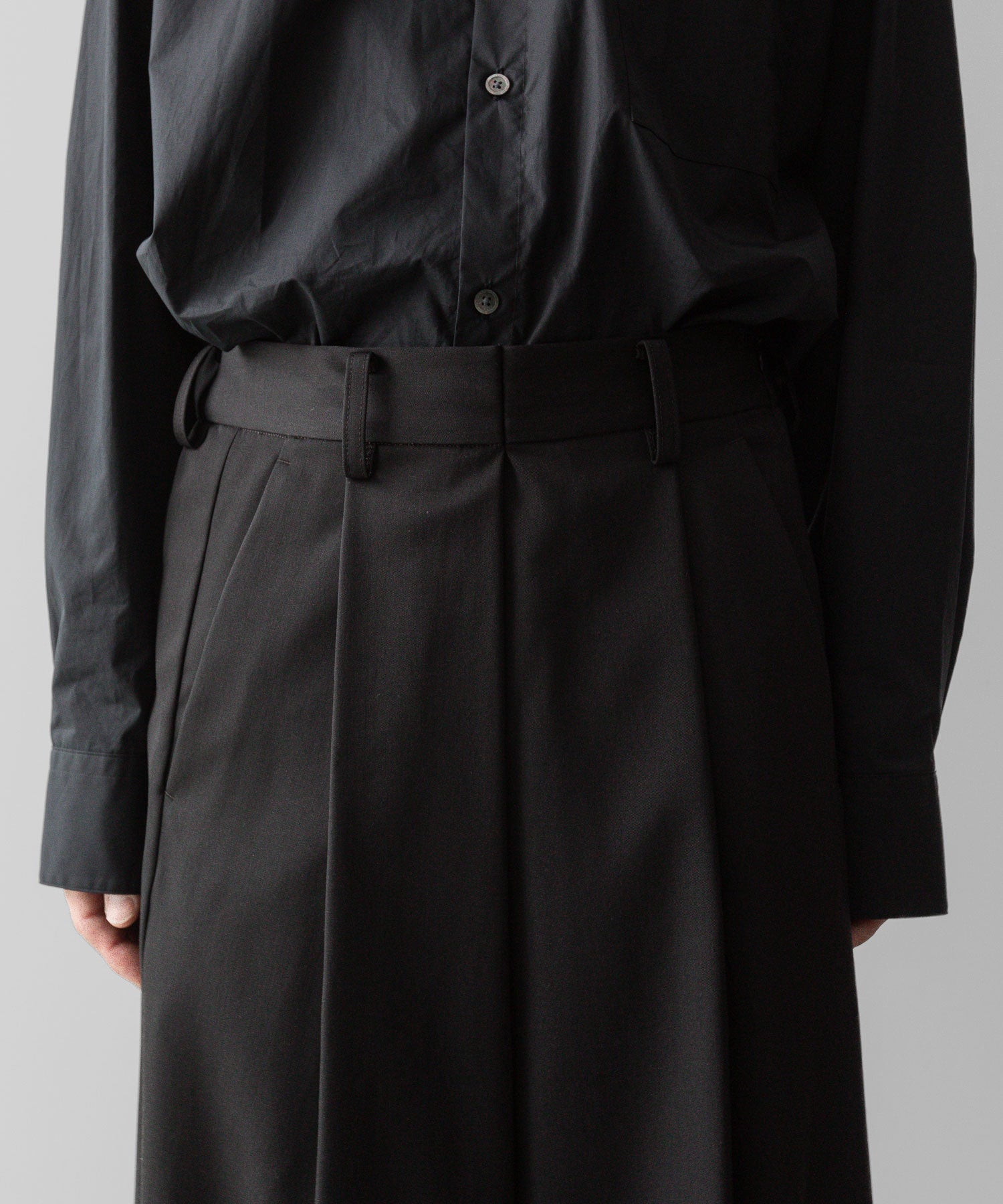 ssstein(シュタイン)の24AWコレクション OVERTUCKED EXTRA WIDE TROUSERS - DARK CHARCOAL 公式通販サイトsession福岡セレクトショップ