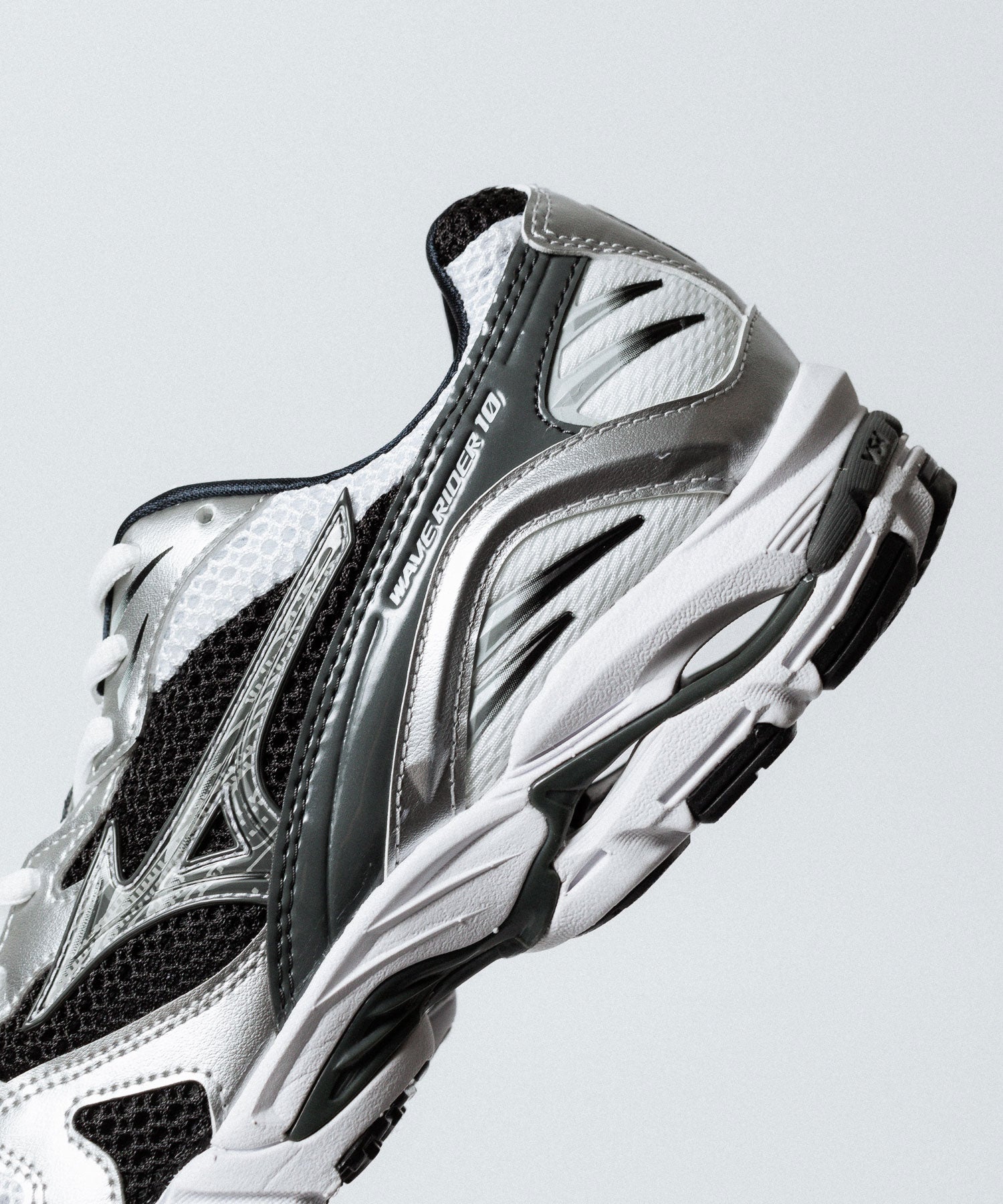 MIZUNO-ミズノのWAVE RIDER 10のWHITE×SILVER×BLACK公式通販サイトsession福岡セレクトショップ