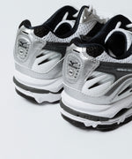 画像をギャラリービューアに読み込む, MIZUNO-ミズノのWAVE RIDER 10のWHITE×SILVER×BLACK公式通販サイトsession福岡セレクトショップ
