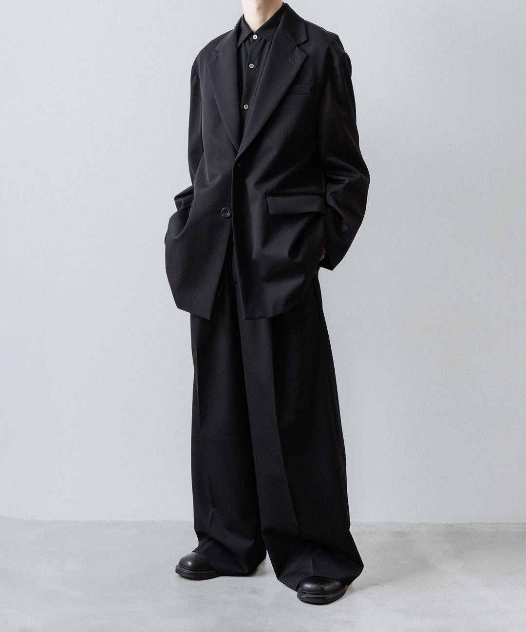 ssstein(シュタイン)のEXTRA WIDE TROUSERS (2/90 WOOL GABARDINE) - BLACKの公式通販サイトsession福岡セレクトショップ