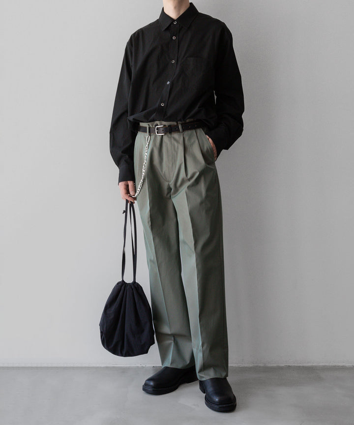 【INTÉRIM】GIZA GABARDINE 2-TUCK STRAIGHT SLACKS - OLIVE