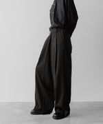 画像をギャラリービューアに読み込む, ssstein(シュタイン)の24AWコレクション OVERTUCKED EXTRA WIDE TROUSERS - DARK CHARCOAL 公式通販サイトsession福岡セレクトショップ
