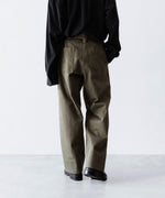 画像をギャラリービューアに読み込む, 【INTÉRIM】   HEAVY PIMA TWILL  BELTED MIL BAGGY TROUSER - ARMY GREEN公式通販サイトsession福岡セレクトショップ
