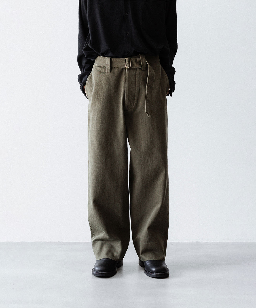 INTÉRIM インテリムのHEAVY PIMA TWILL  BELTED MIL BAGGY TROUSERのARMY GREEN 公式通販サイトsession福岡セレクトショップ