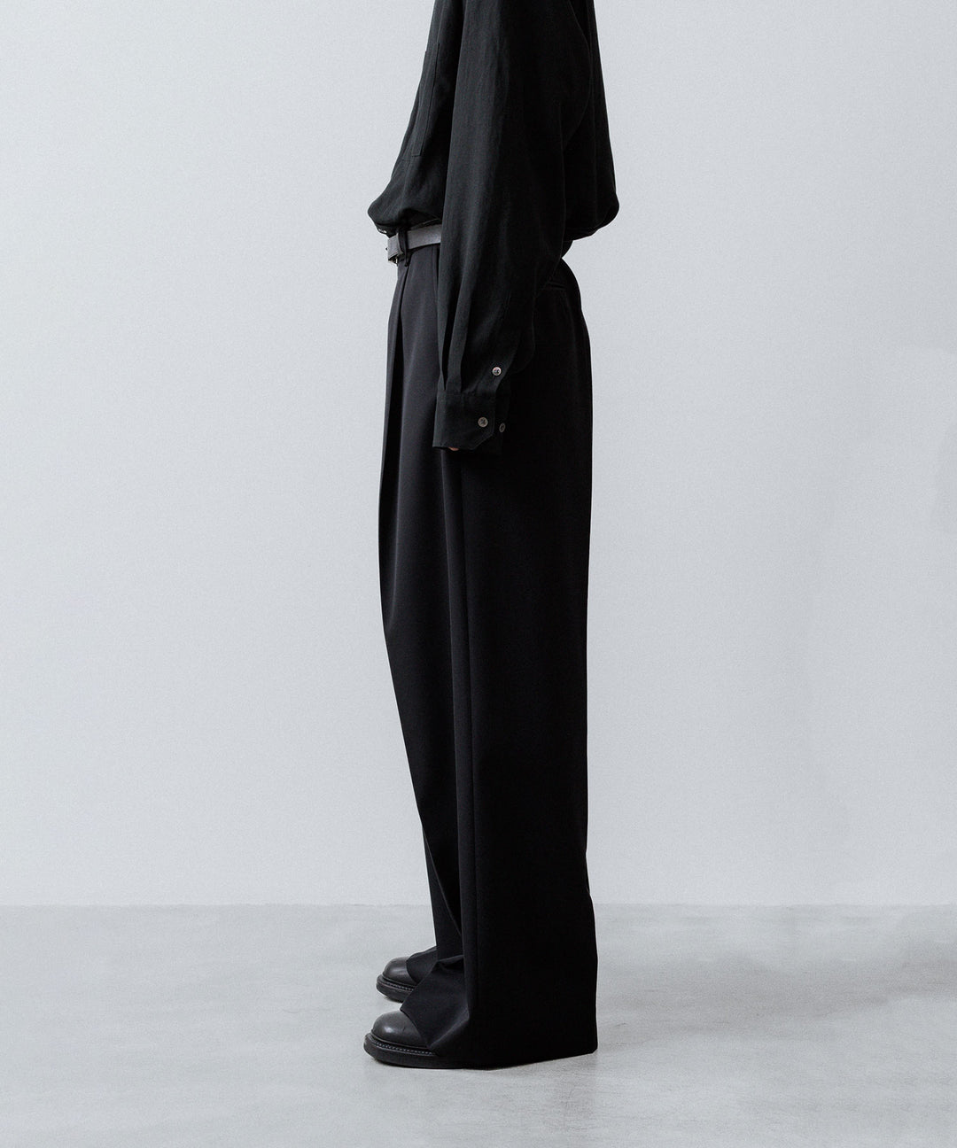 ssstein(シュタイン)のEXTRA WIDE TROUSERS (2/90 WOOL GABARDINE) - BLACKの公式通販サイトsession福岡セレクトショップ