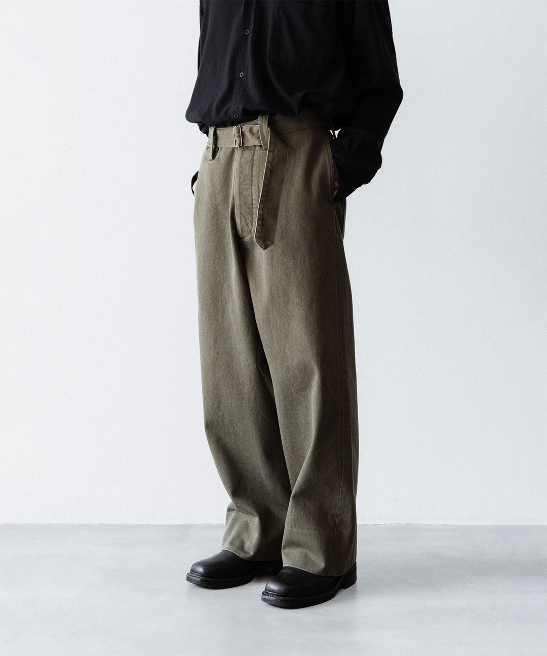 INTÉRIM インテリムのHEAVY PIMA TWILL  BELTED MIL BAGGY TROUSERのARMY GREEN 公式通販サイトsession福岡セレクトショップ