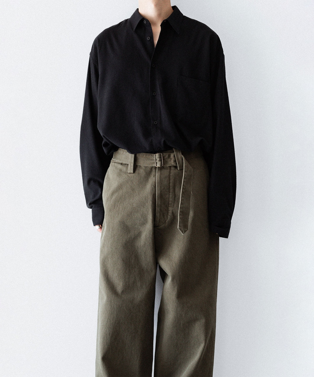 INTÉRIM インテリムのHEAVY PIMA TWILL  BELTED MIL BAGGY TROUSERのARMY GREEN 公式通販サイトsession福岡セレクトショップ