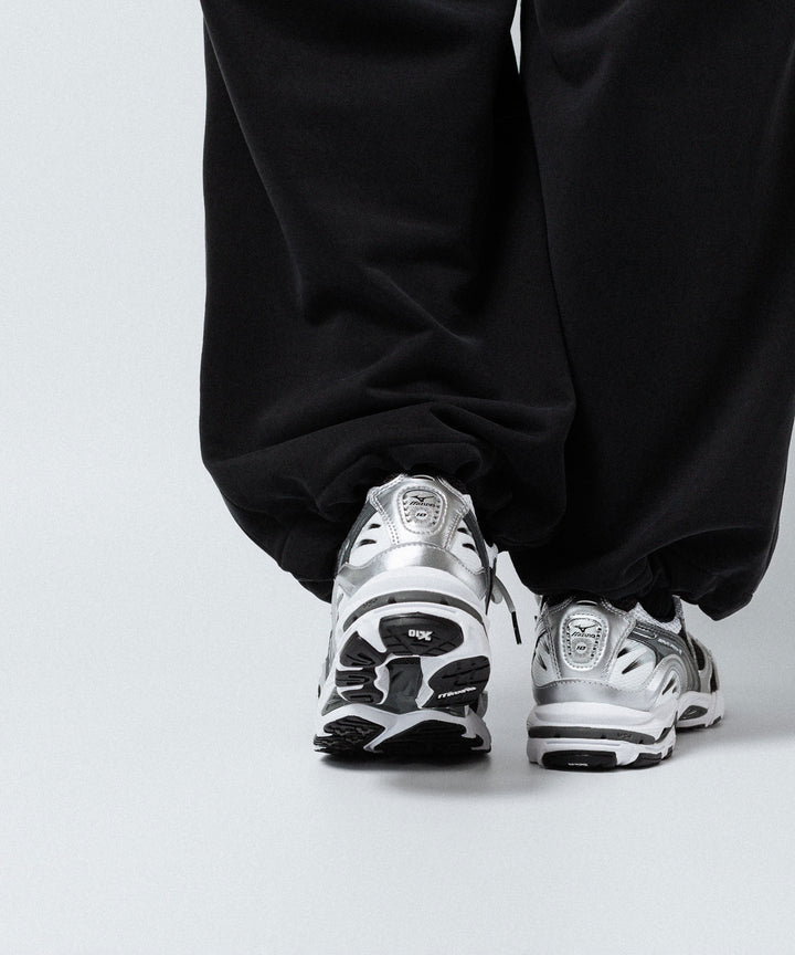 MIZUNO-ミズノのWAVE RIDER 10のWHITE×SILVER×BLACK公式通販サイトsession福岡セレクトショップ