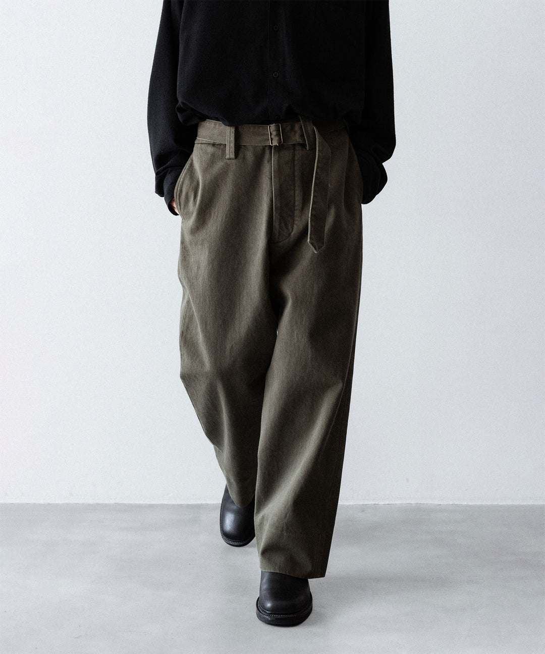INTÉRIM インテリムのHEAVY PIMA TWILL  BELTED MIL BAGGY TROUSERのARMY GREEN 公式通販サイトsession福岡セレクトショップ